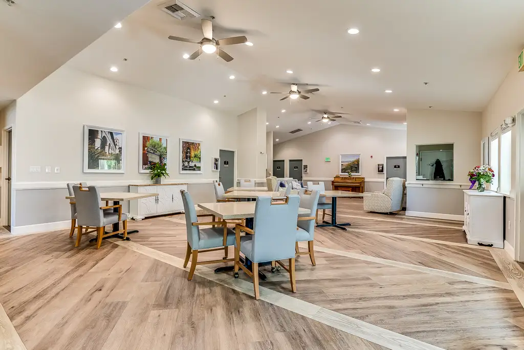 Dining Area Dining Area